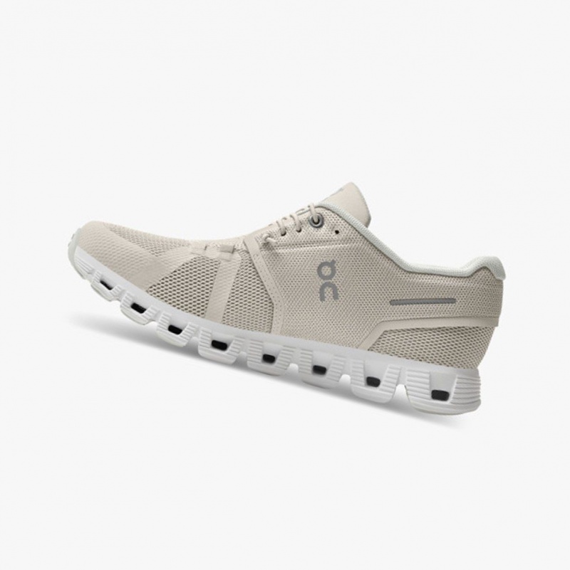 White Women's On Running Cloud 5 Running Shoes | 068293-UIT