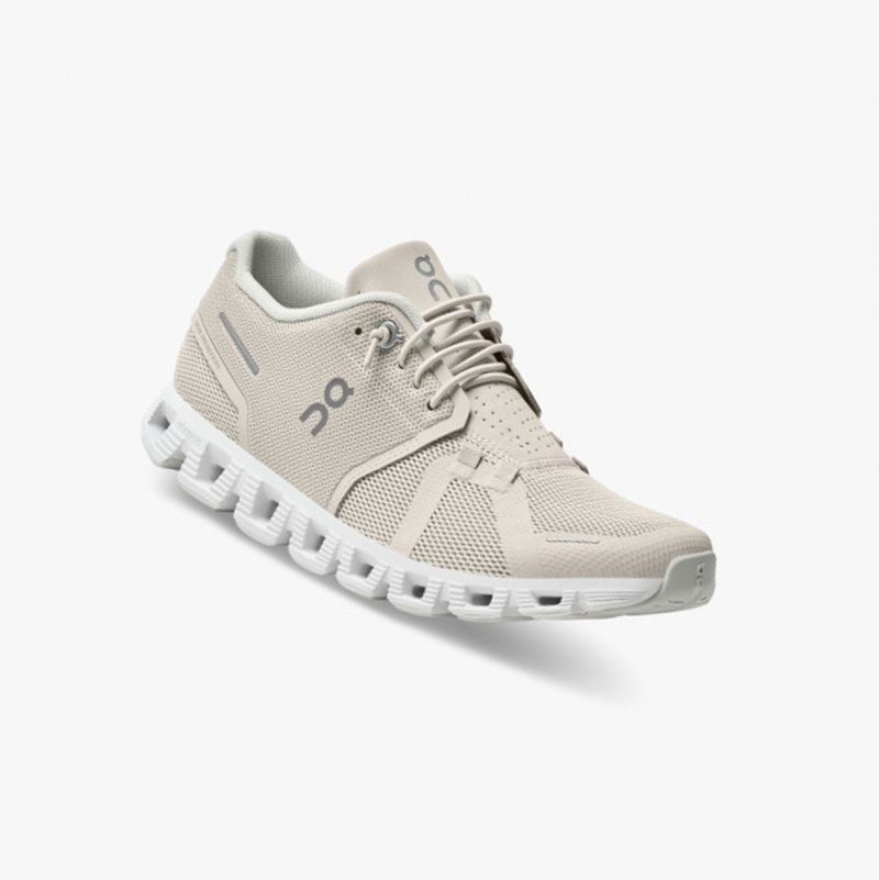 White Women's On Running Cloud 5 Running Shoes | 068293-UIT